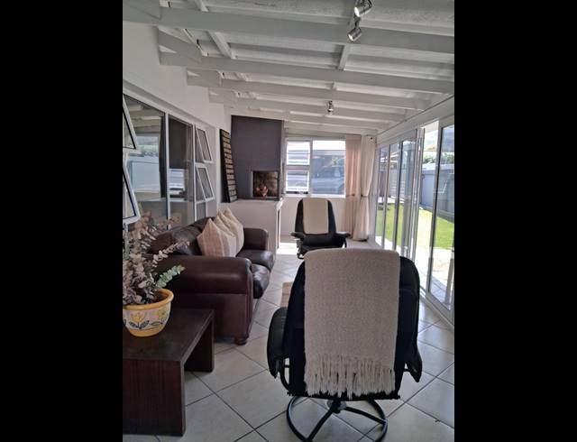 4 BEDROOM FREEHOLD TO LET IN KLEINMOND CENTRAL
